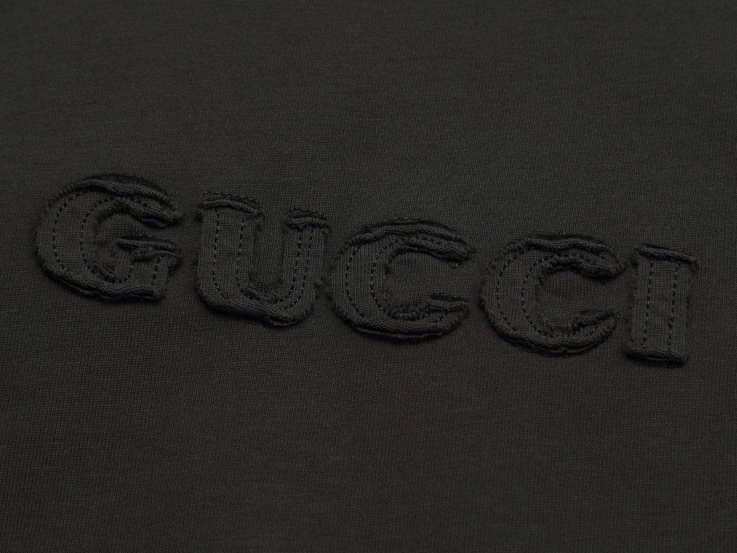Gucci Signature 701F T-Shirt - Image 5