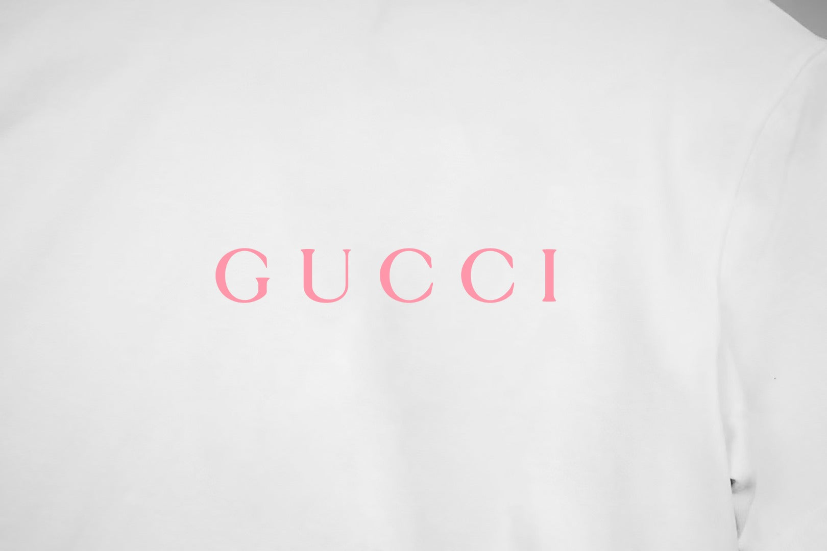 Gucci Logo T-Shirt - Image 31