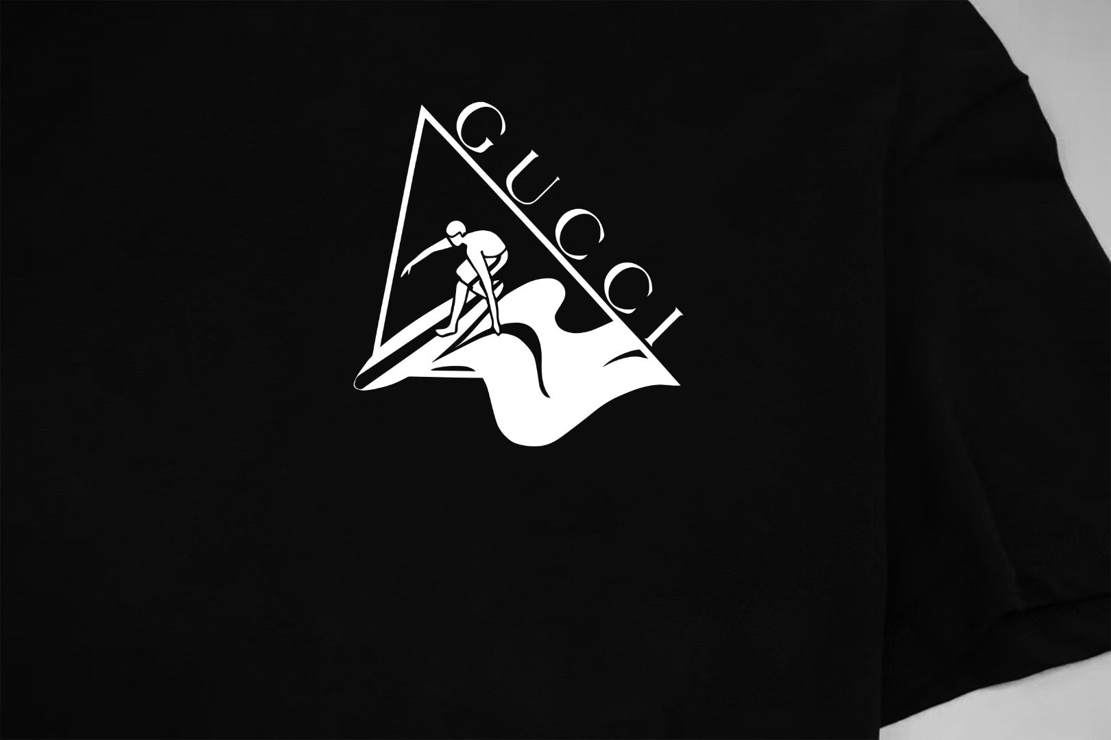 Gucci Logo T-Shirt - Image 13